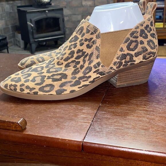 LUCKY BRAND Fallo Womens Suede Slip On Ankle Boots In Cheetah size 8 - Picture 2 of 15